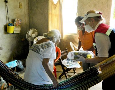 b_400_0_16777215_00_images_2020_junio_cruzroja_entrega-despensas-cruz-roja-01.jpg