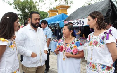 b_400_0_16777215_00_images_2020_marzo_yucatan_feria-del-bordado-3.jpg