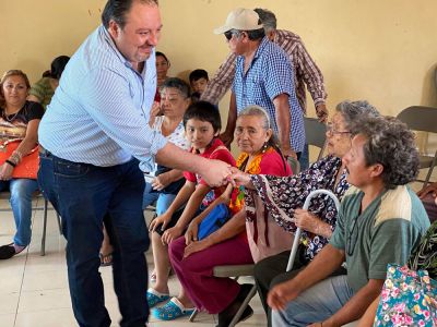 b_400_0_16777215_00_images_noviembre_yucatan_pri_MeridaRefrendo3.jpg