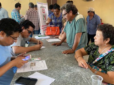 b_400_0_16777215_00_images_noviembre_yucatan_pri_MeridaRefrendo7.jpg