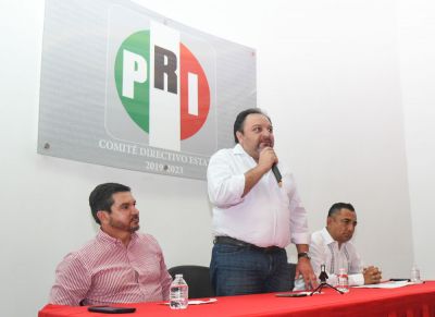 b_400_0_16777215_00_images_noviembre_yucatan_pri_delegado-cen-yucatan-1.jpg