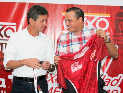 b_400_0_16777215_00_images_octubre_deportes_carrera-oxxo-1.jpg