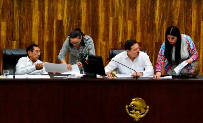 b_400_0_16777215_00_images_octubre_yucatan_congreso_diputadas-1.jpg