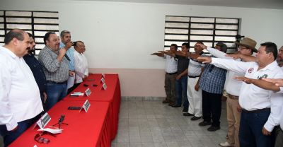 b_400_0_16777215_00_images_octubre_yucatan_pri_cnc-toma-de-protesta-1.jpg