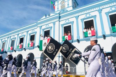 b_400_0_16777215_00_images_septiembre_progreso_desfile-independencia-4.jpg